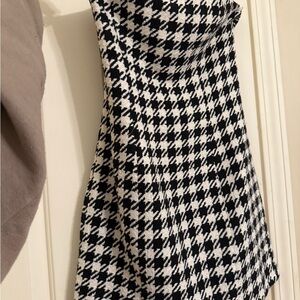 Stylish Black and White Houndstooth Skirt